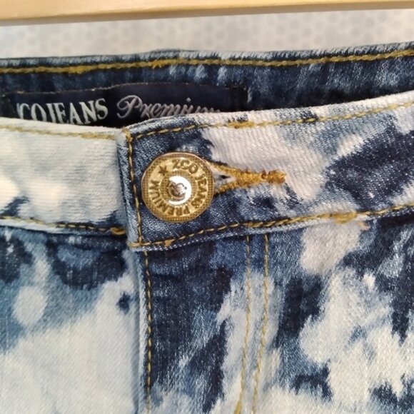 ZCO jeans bleach dyed distressed zipper fly denim jean shorts in size 7 - Picture 7 of 7